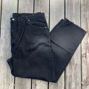 NEW Wrangler Relaxed Fit Mens Jeans Black 46x32 Relaxed Seat &Thigh Straight Leg
